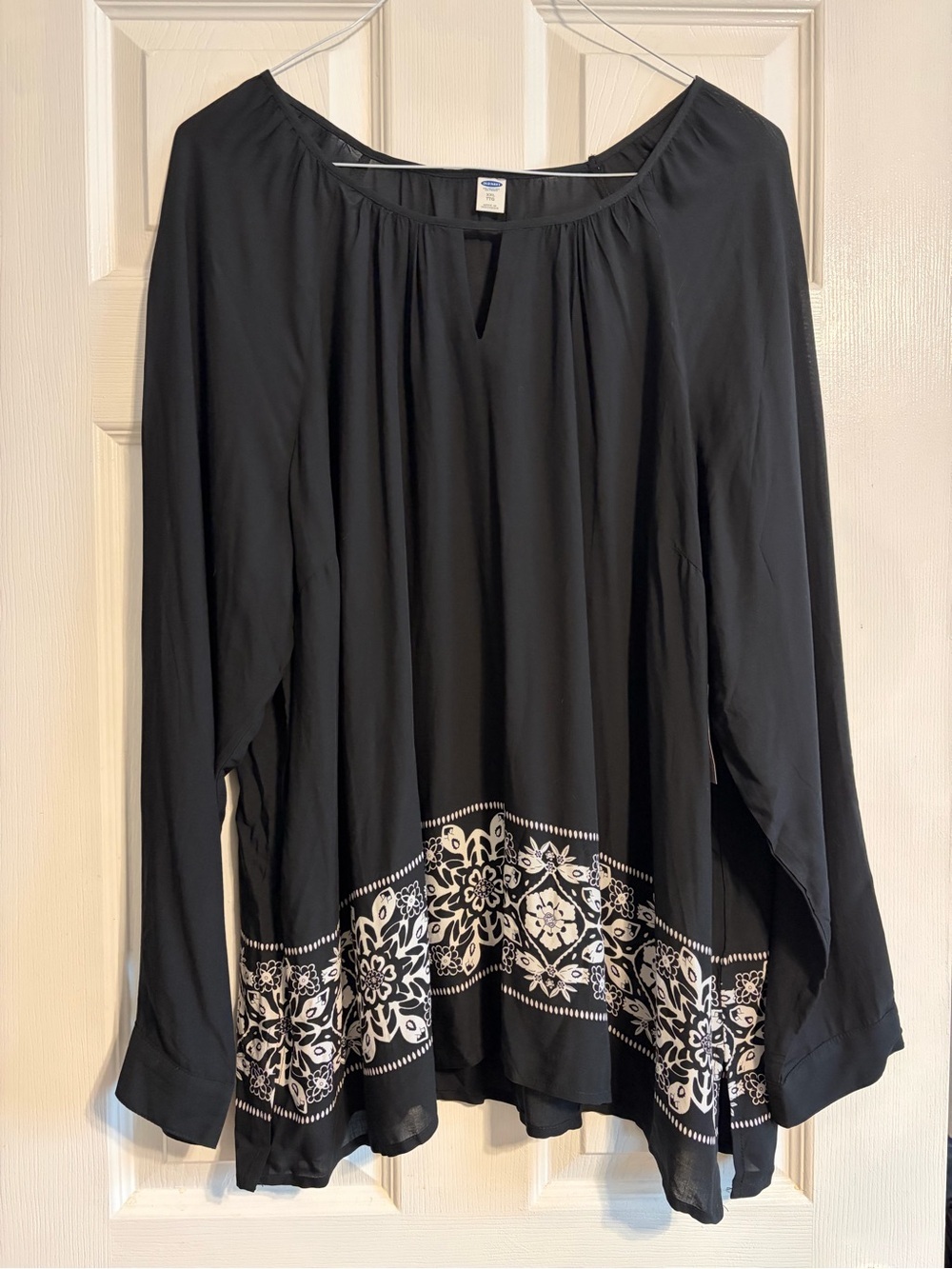 Old Navy Black Boho Tunic Blouse XXL Long Sleeve Keyhole Floral Border Print Top